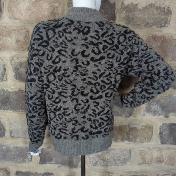 John + Jenn  Women's Cozy Pullover Mock Neck Leopard Knit Sweater Top Size XS - Picture 5 of 12